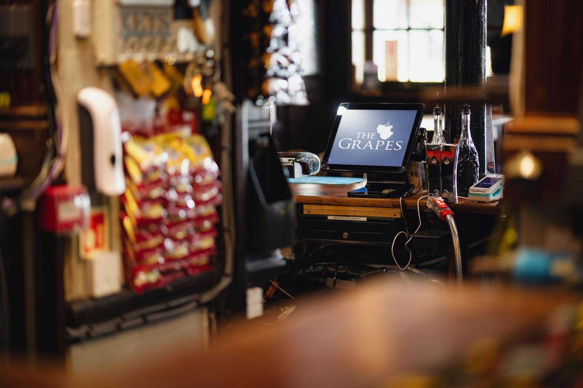 The Grapes Pub Hotel Саутхамптън Екстериор снимка